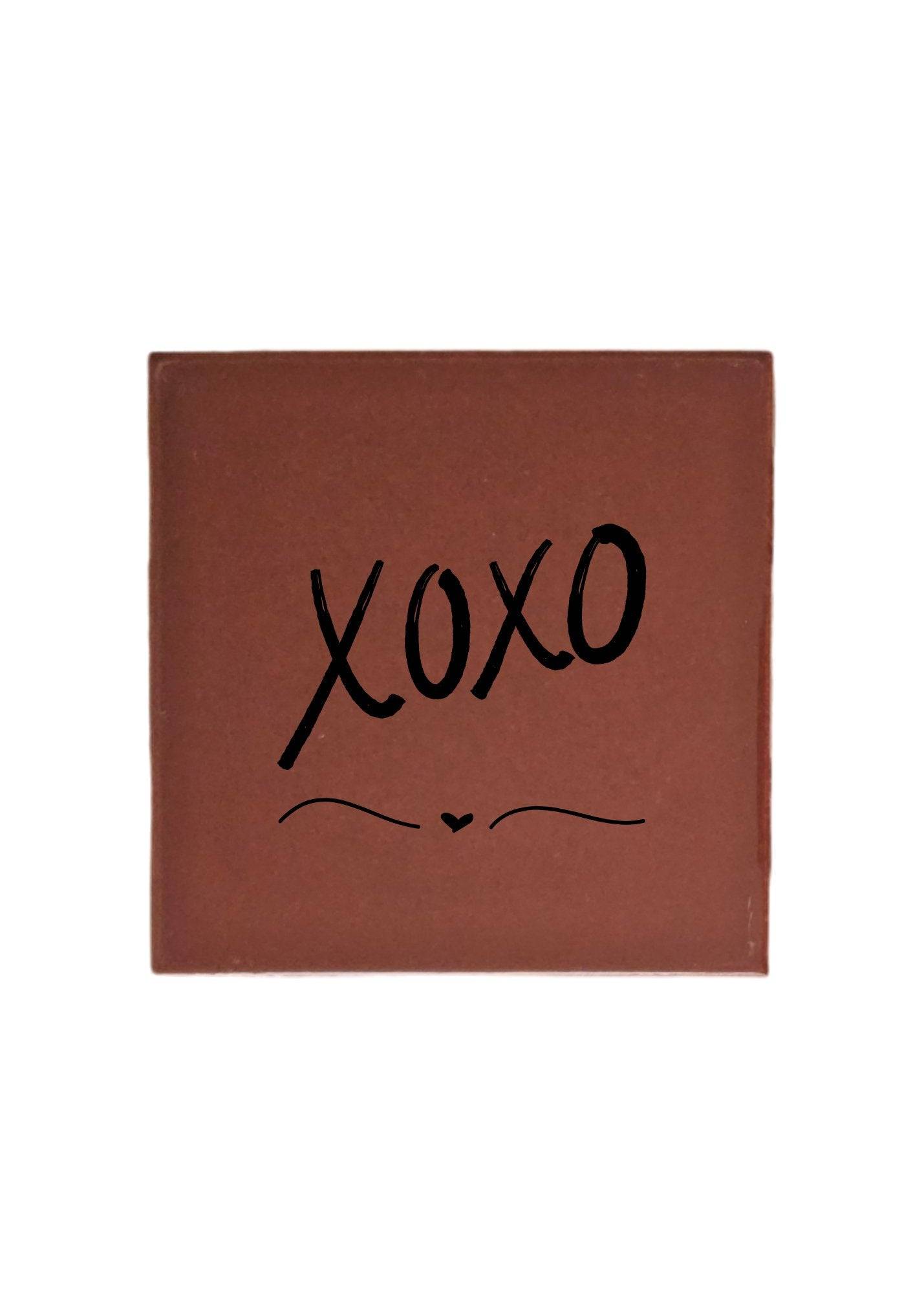 Gekleurd Tegeltje 10 x 10 cm - 'XOXO' - Stijlvolle Decoratie - Sticker82